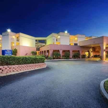 Baymont By Wyndham Tampa Near Busch Gardens Hotel Exterior foto